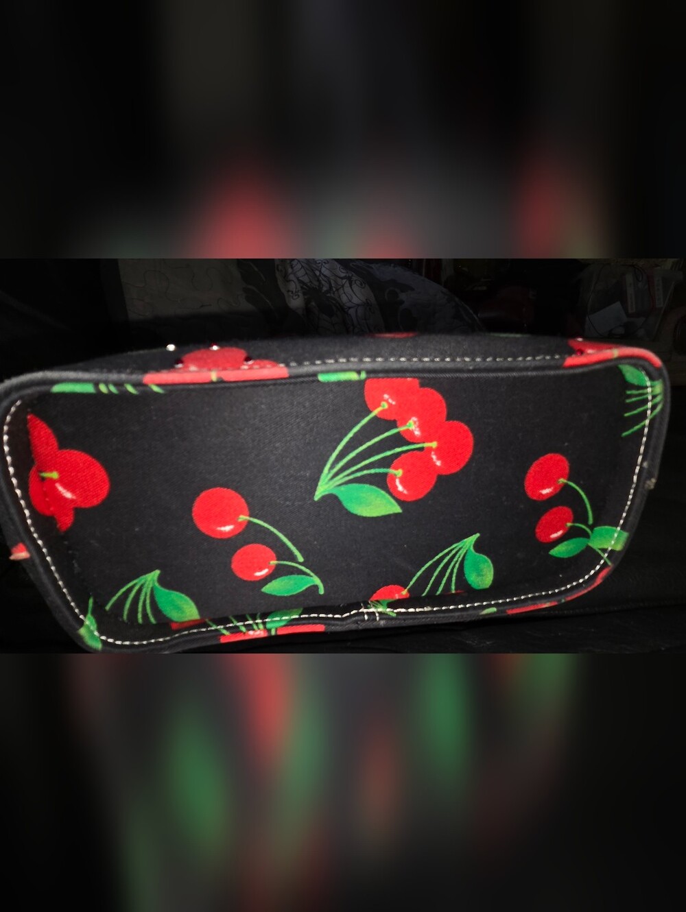 Cherry Retro Bucket Bag 9×9 NEW - Picture 6 of 7